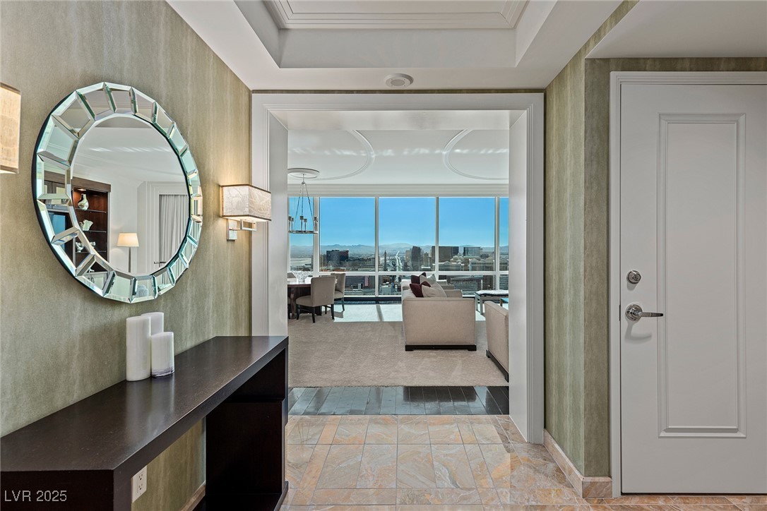 2000 FASHION SHOW Drive 6109