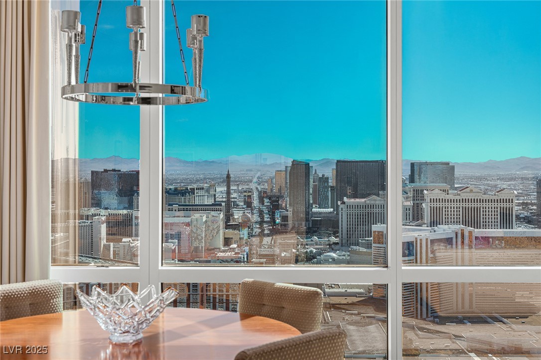 2000 FASHION SHOW Drive 6109