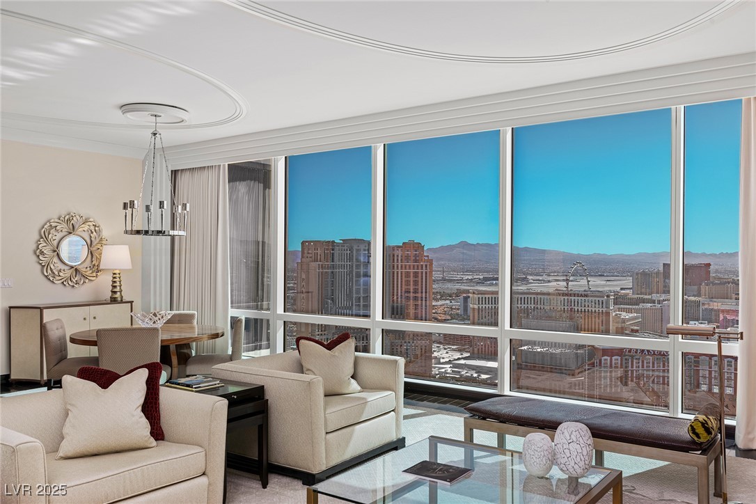 2000 FASHION SHOW Drive 6109