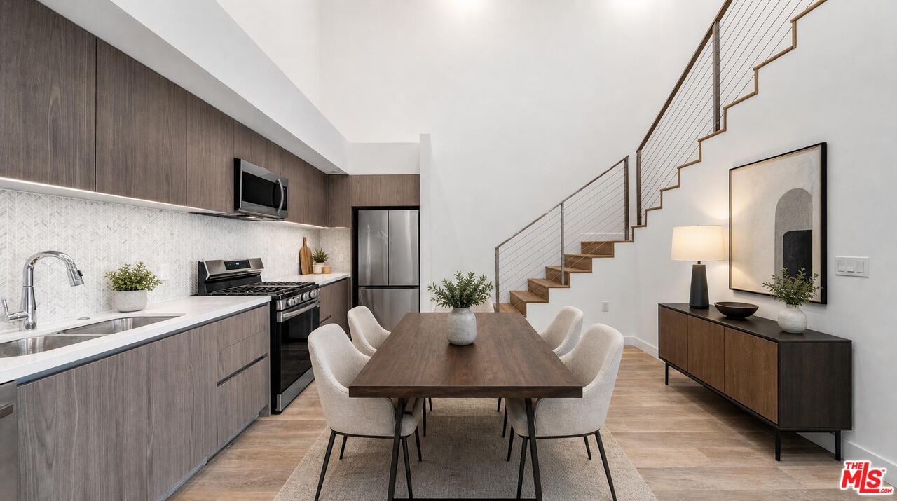 5153 Maplewood Ave Unit: 407