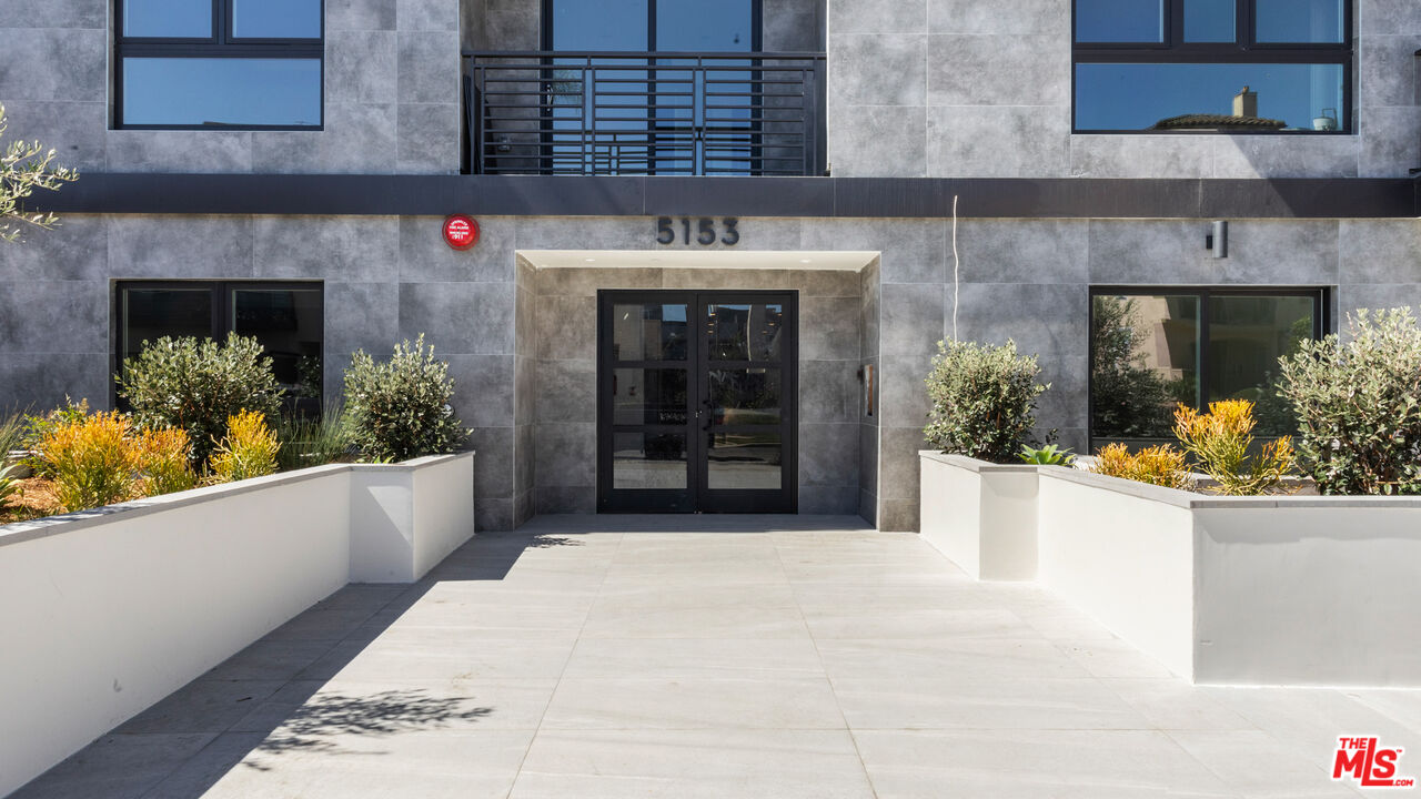 5153 Maplewood Ave Unit: 407