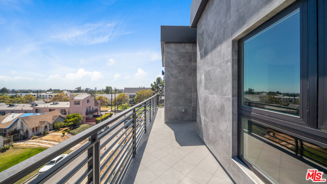 5153 Maplewood Ave Unit: 407