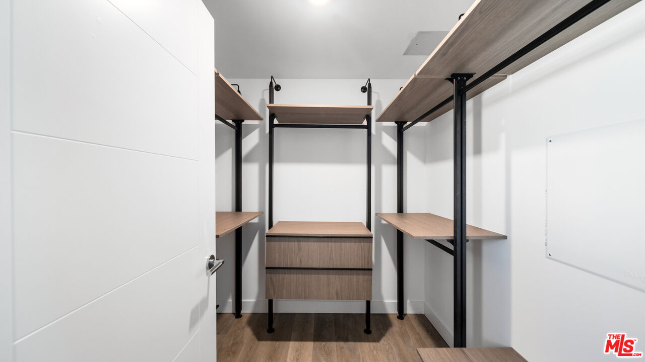 5153 Maplewood Ave Unit: 407