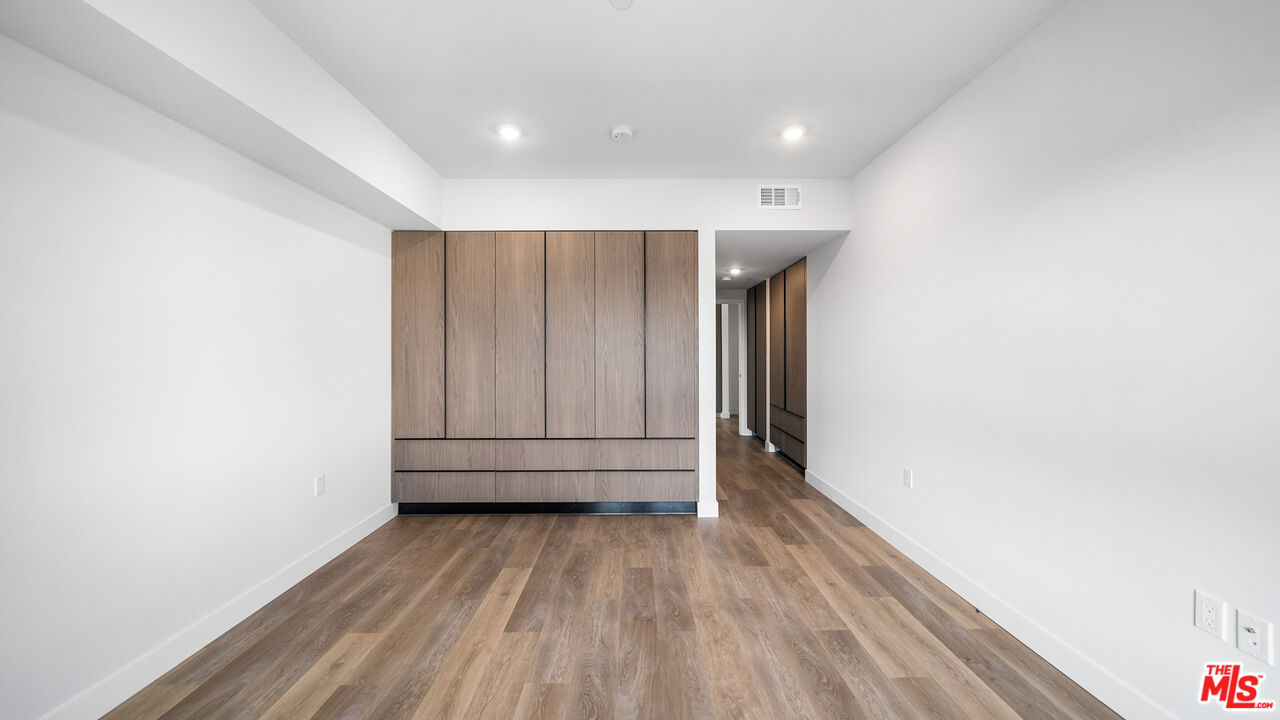 5153 Maplewood Ave Unit: 407