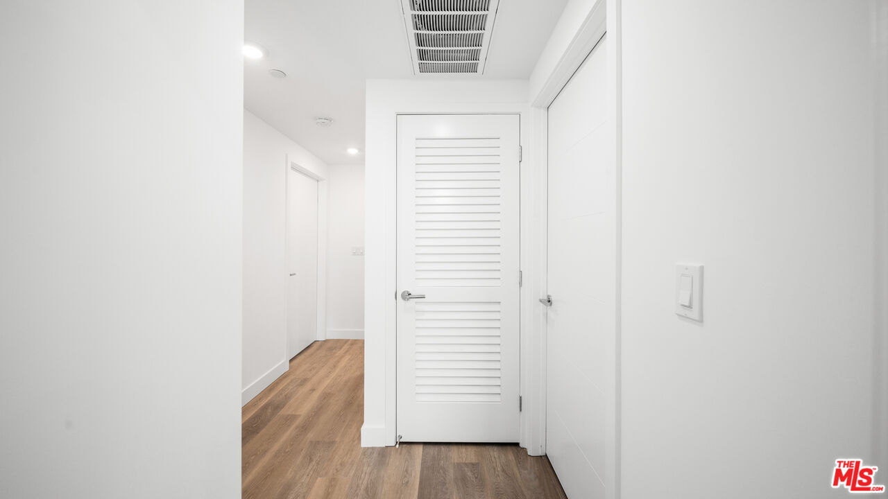 5153 Maplewood Ave Unit: 407