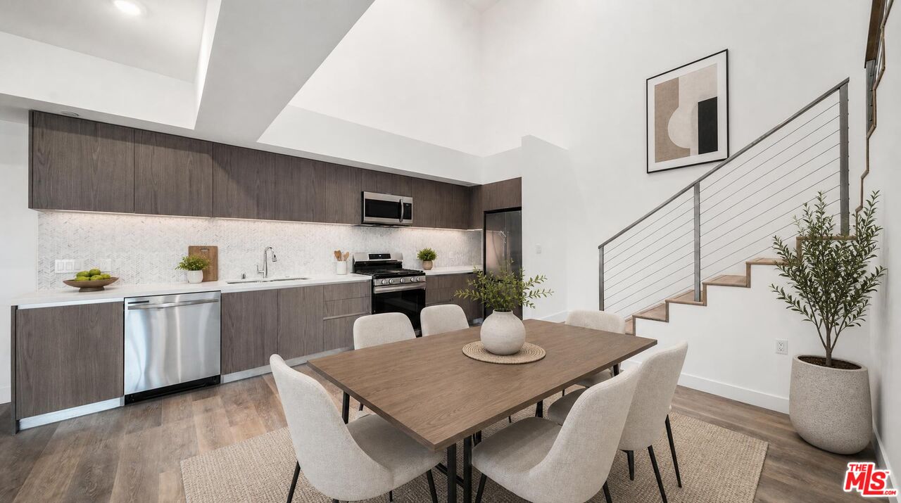 5153 Maplewood Ave Unit: 407