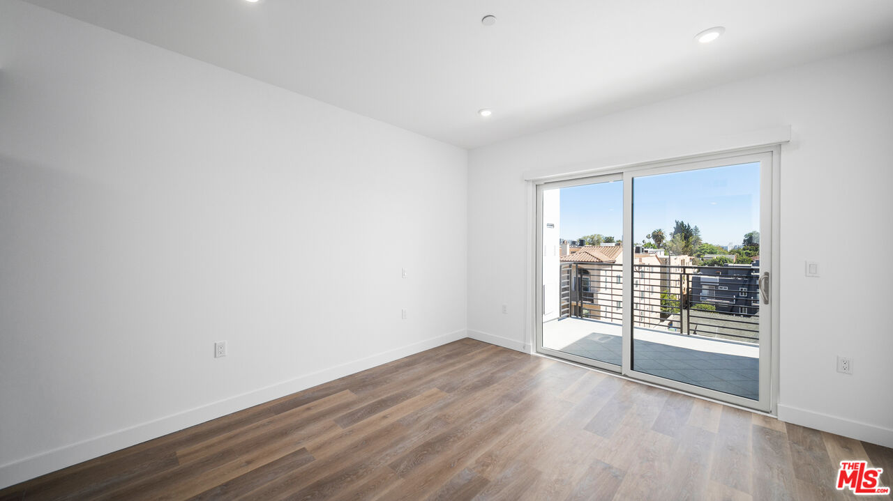 5153 Maplewood Ave Unit: 407