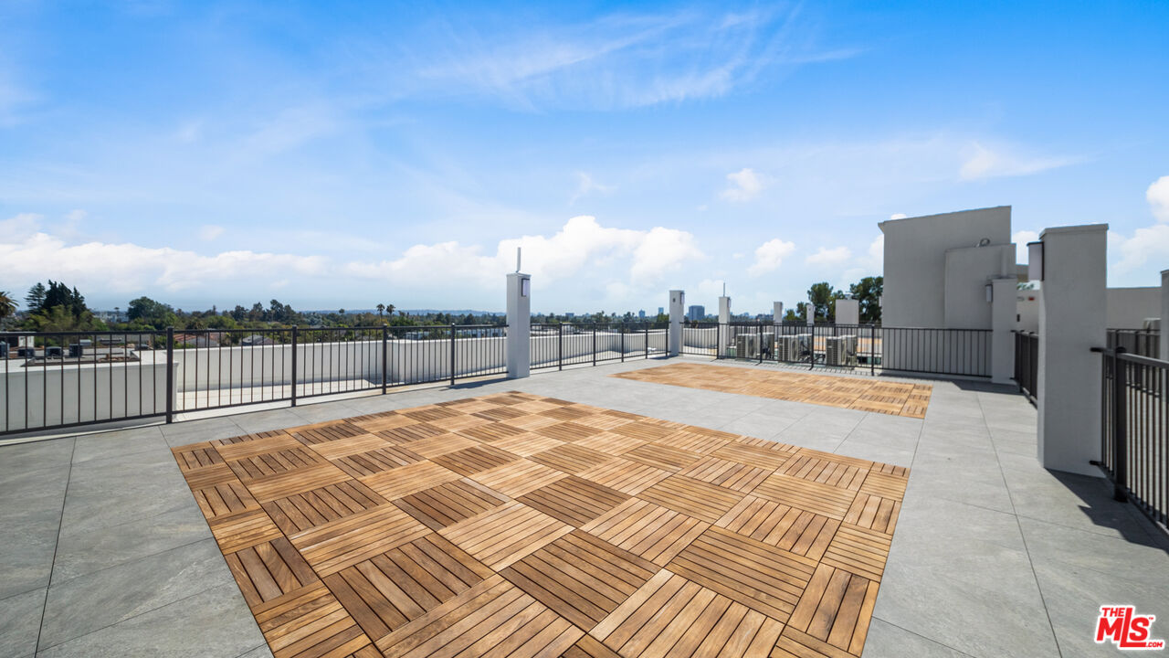 5153 Maplewood Ave Unit: 407