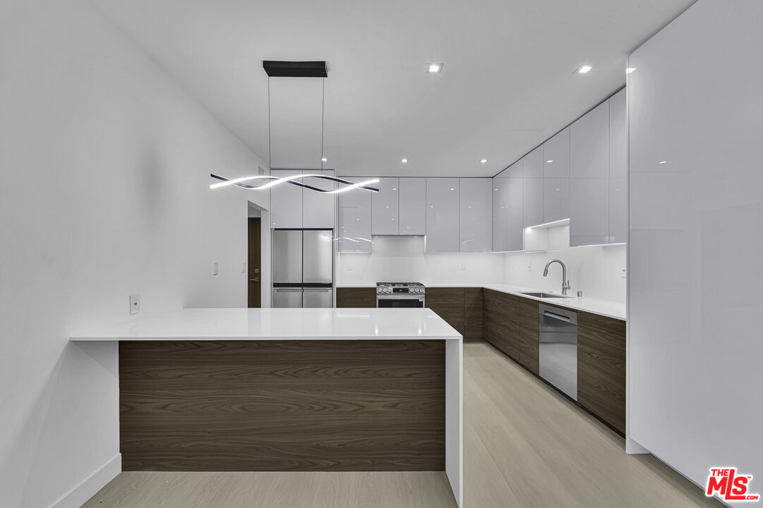 10630 Wilkins Ave Unit: 204