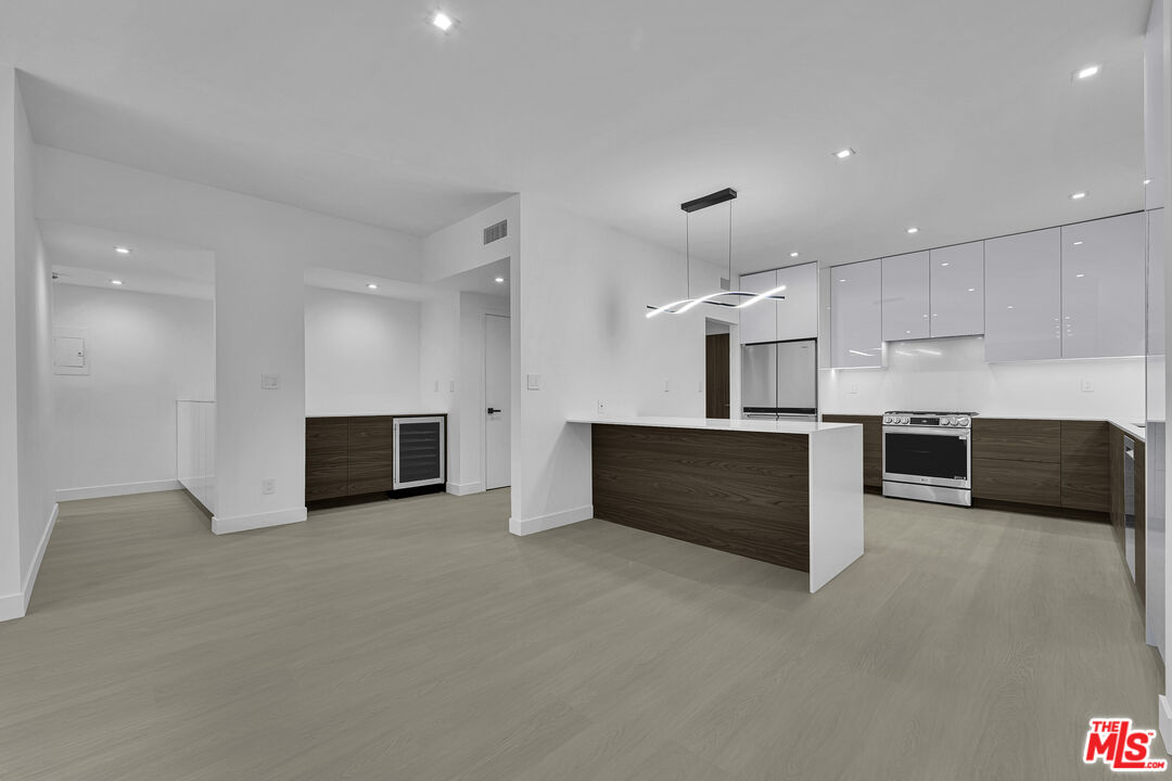 10630 Wilkins Ave Unit: 204