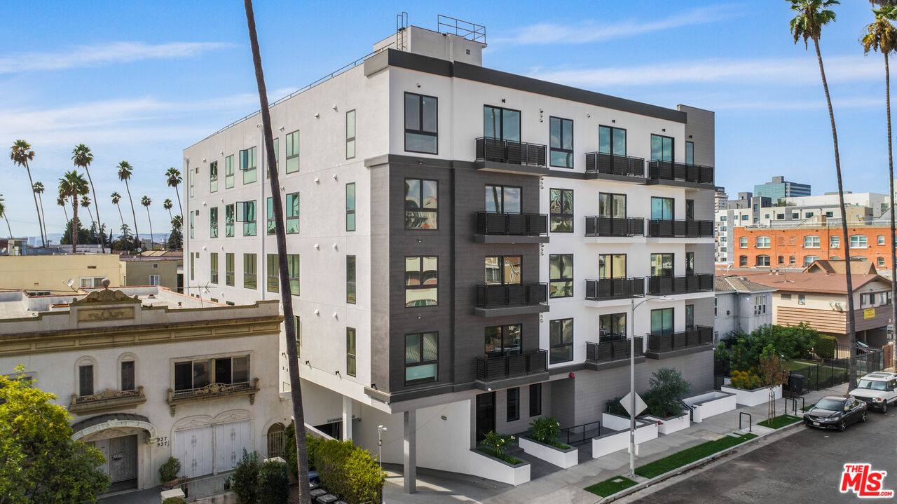 927 Fedora St Unit: 301