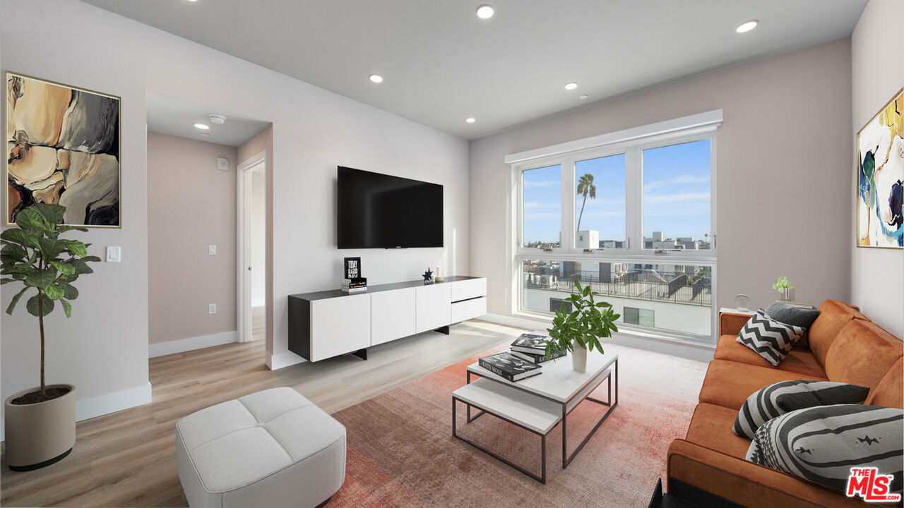927 Fedora St Unit: 301