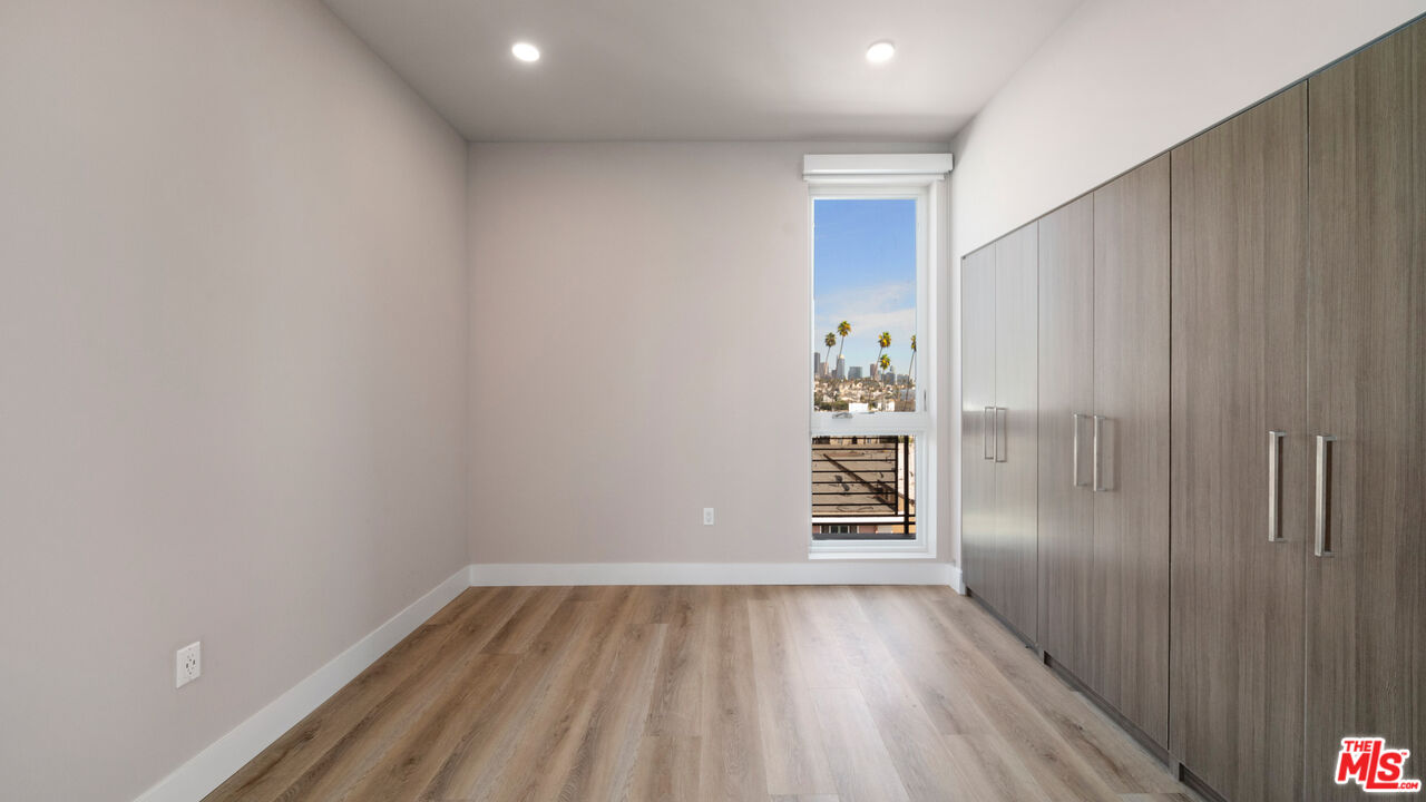 927 Fedora St Unit: 301