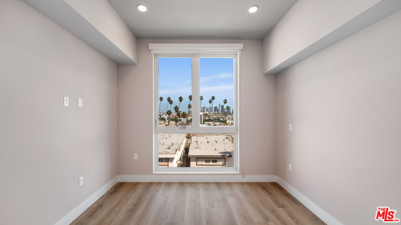 927 Fedora St Unit: 301