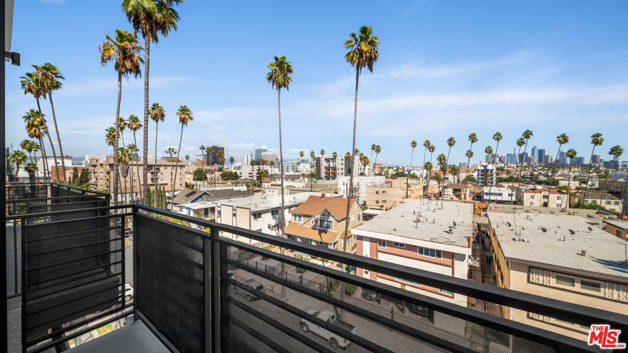 927 Fedora St Unit: 301
