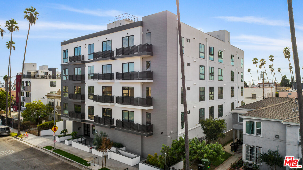 927 Fedora St Unit: 301