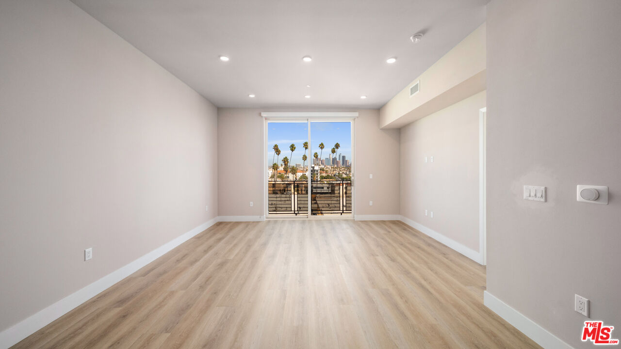 927 Fedora St Unit: 301