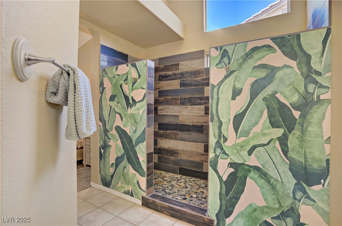 7401 Red Swallow Street