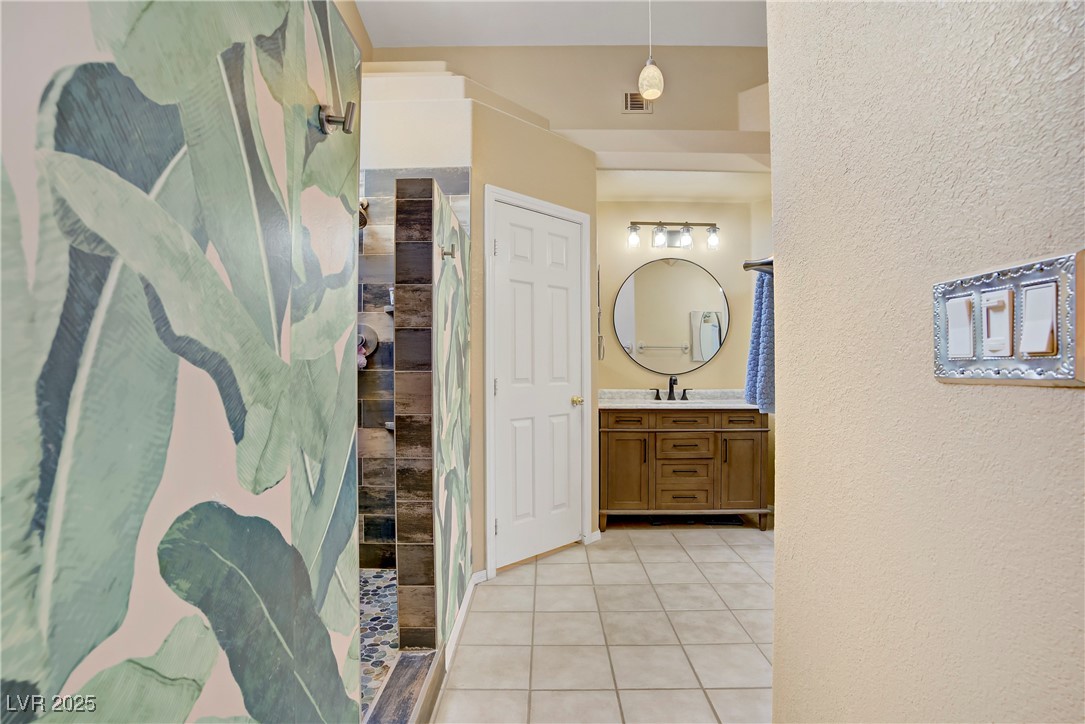 7401 Red Swallow Street