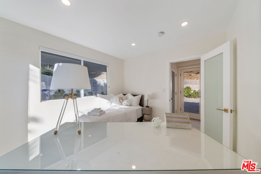 1040 Montego Dr