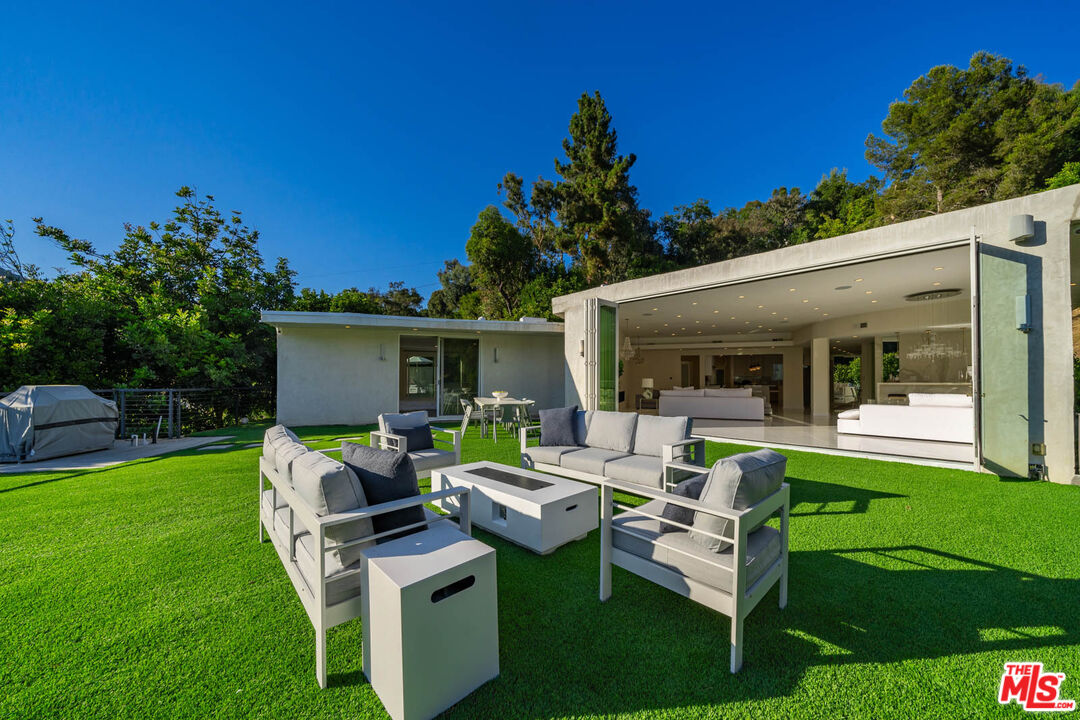 1040 Montego Dr
