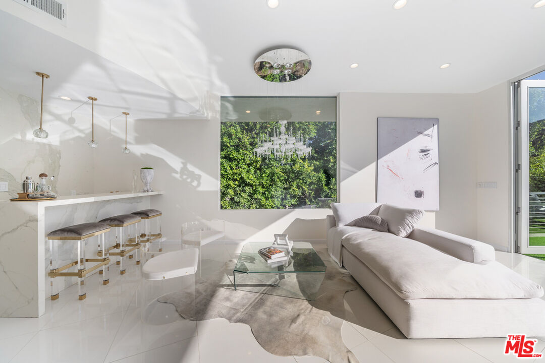 1040 Montego Dr