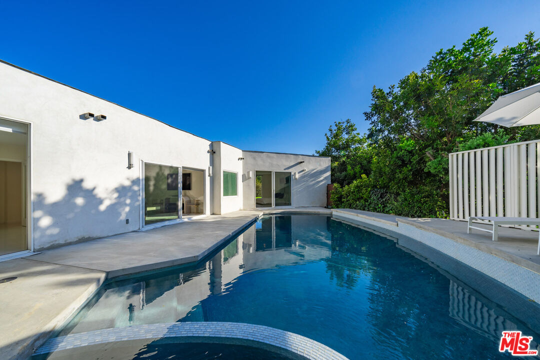 1040 Montego Dr