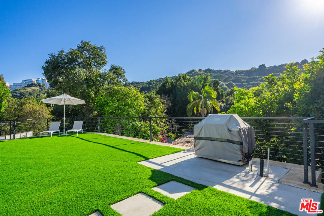 1040 Montego Dr