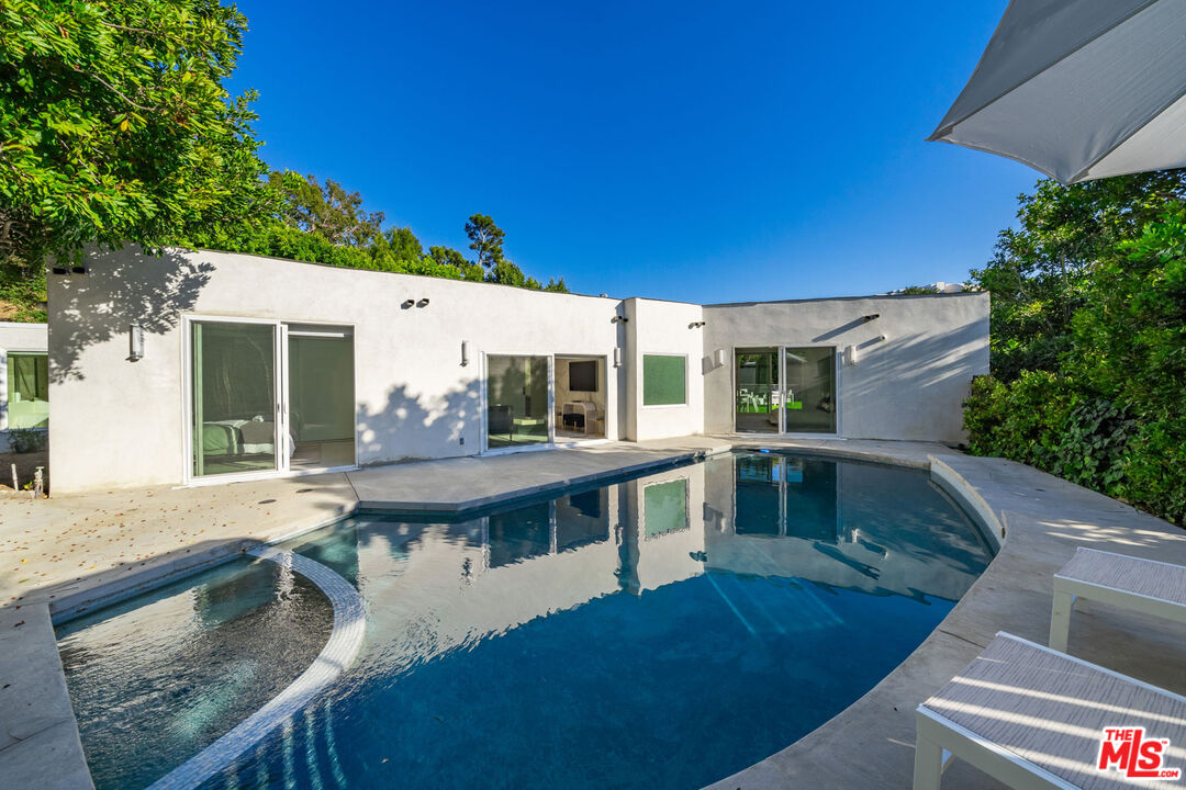1040 Montego Dr