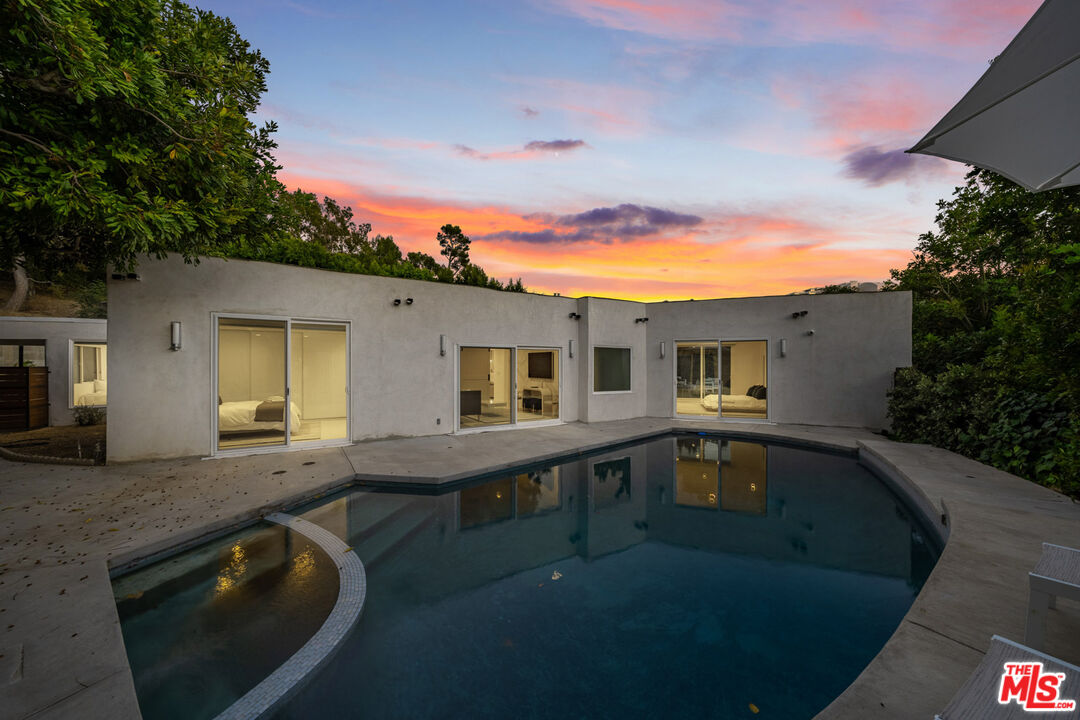 1040 Montego Dr