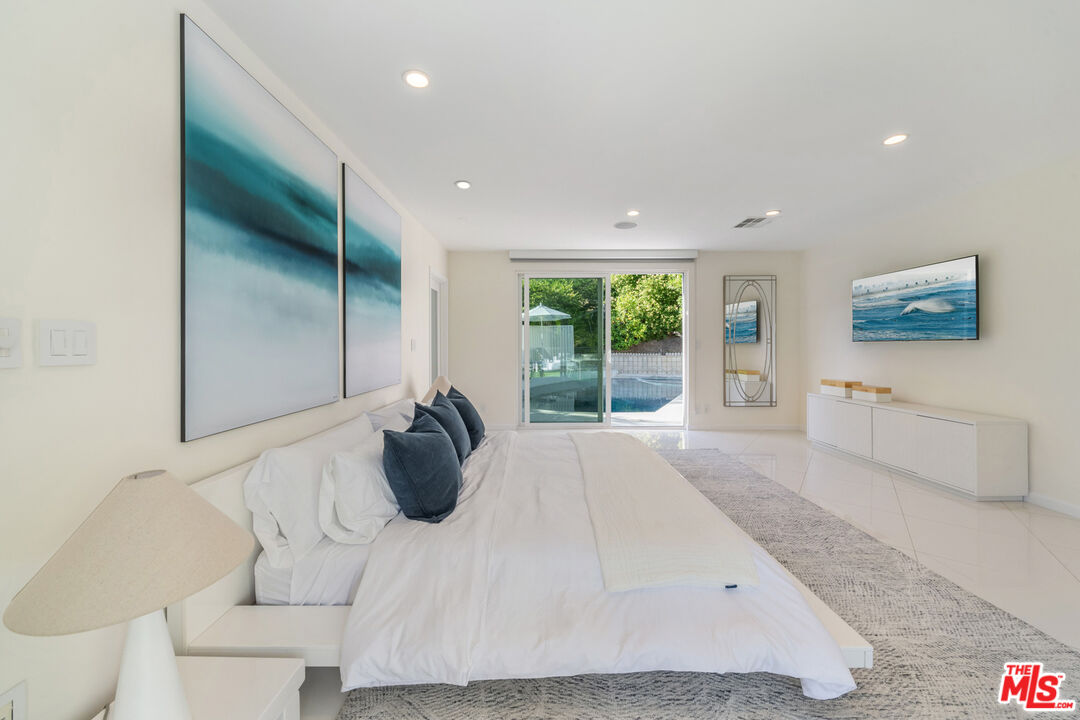 1040 Montego Dr