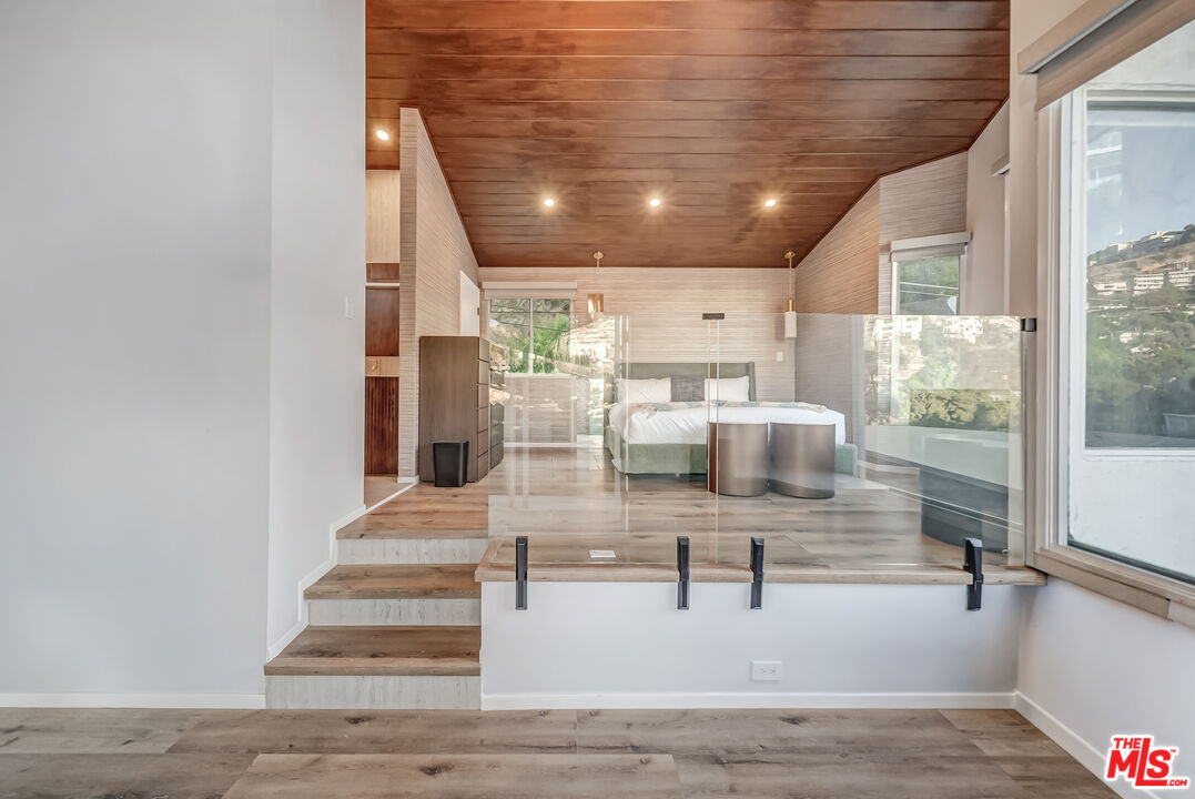 8874 Evanview Dr