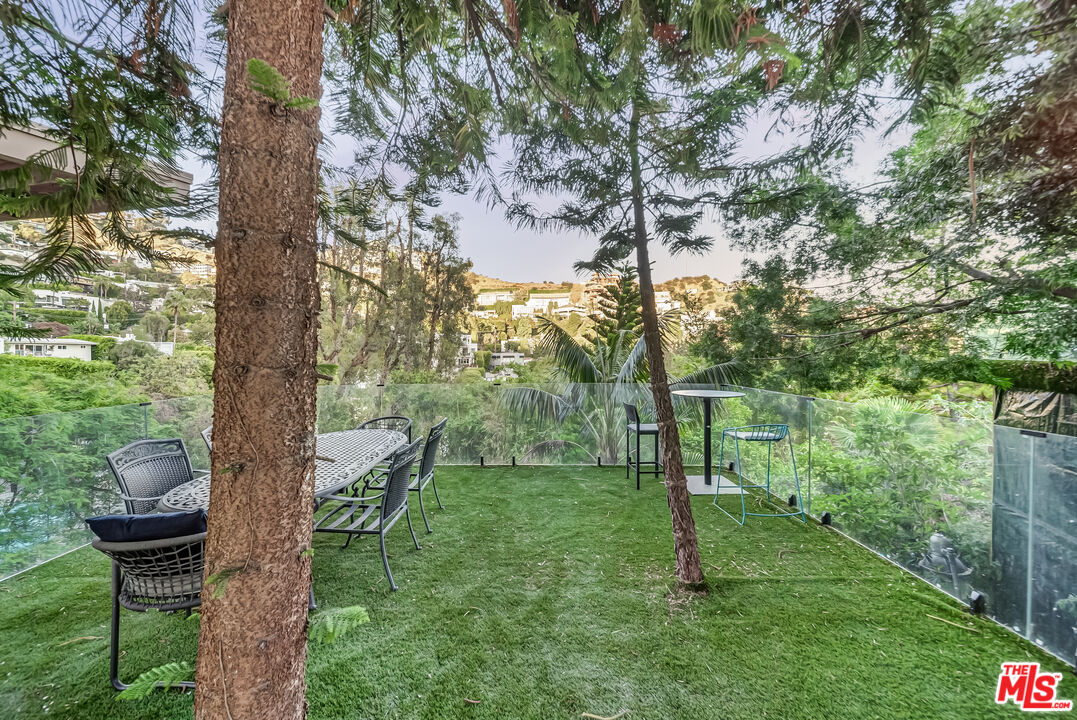 8874 Evanview Dr