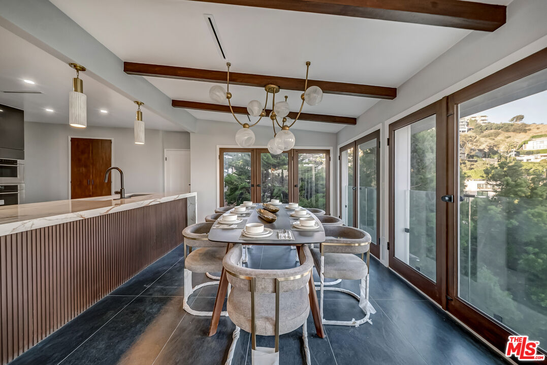 8874 Evanview Dr