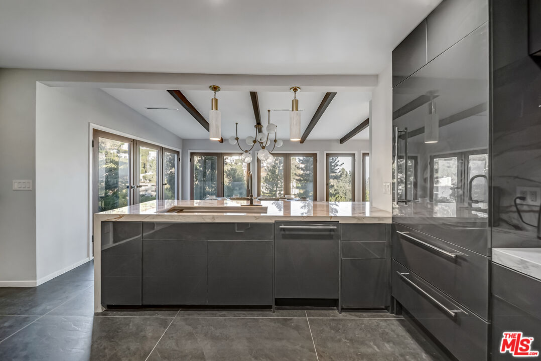 8874 Evanview Dr