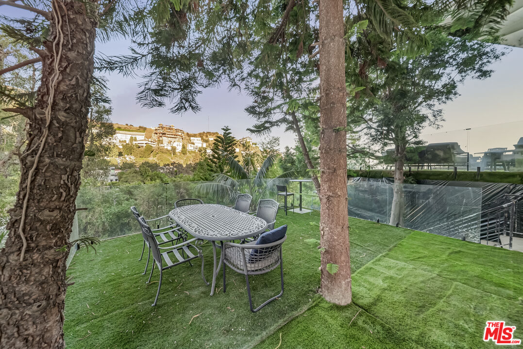 8874 Evanview Dr