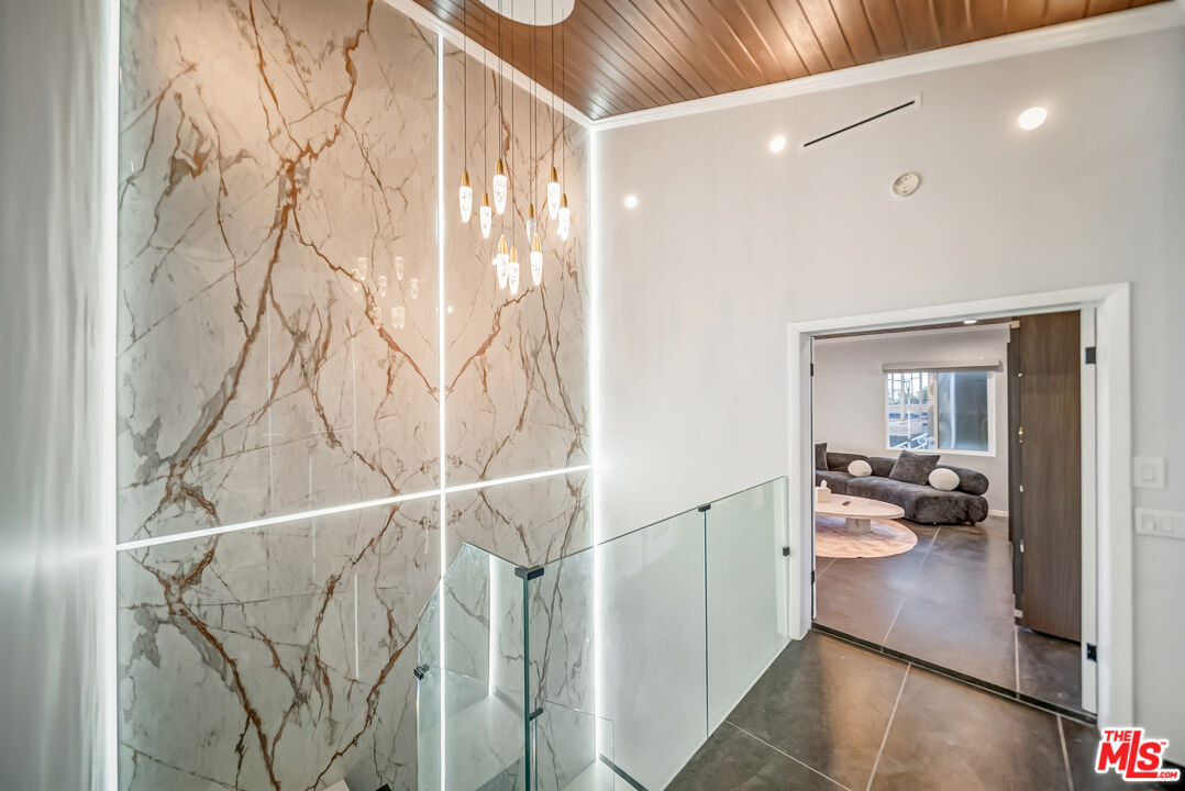 8874 Evanview Dr