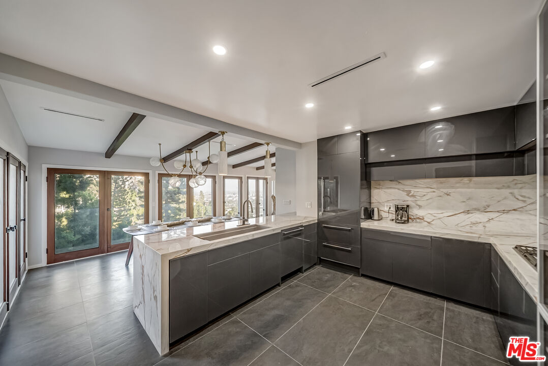 8874 Evanview Dr
