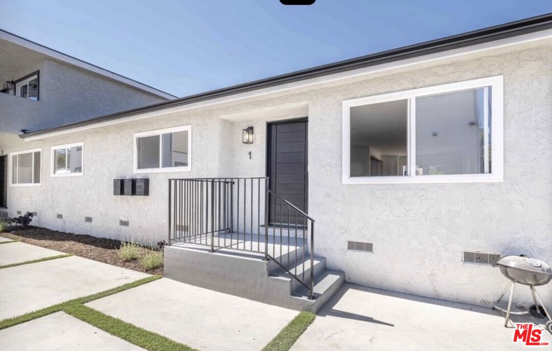 817 N Kingsley Dr