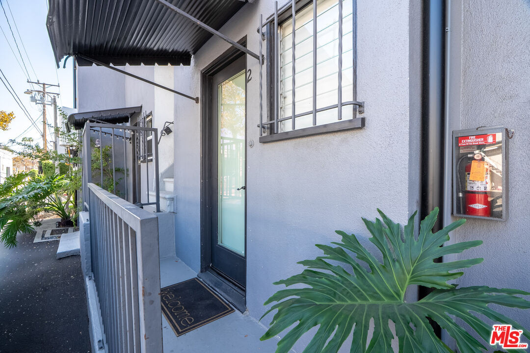 419 S Rexford Dr Unit: 2
