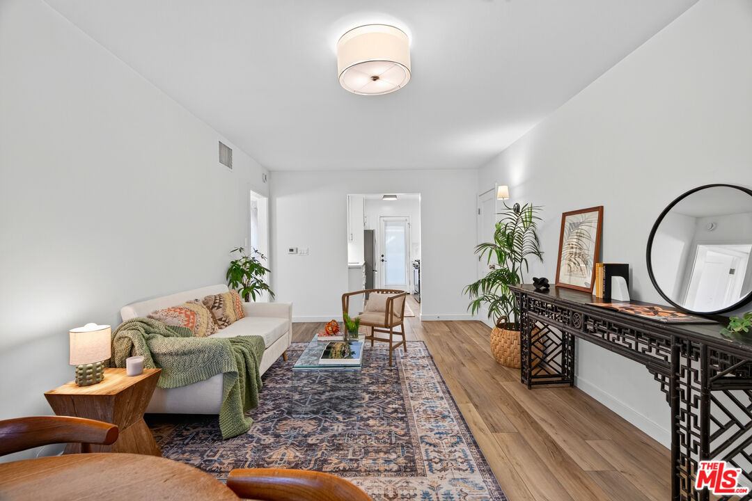 419 S Rexford Dr Unit: 2