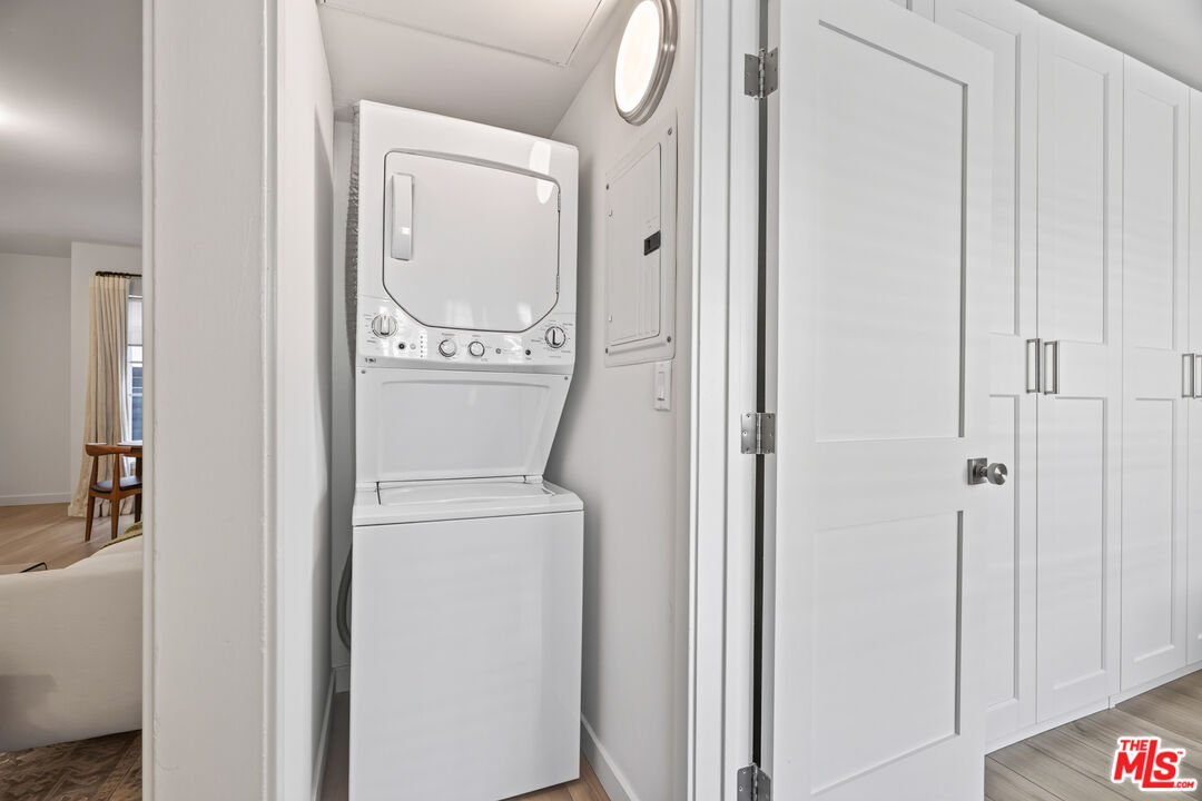 419 S Rexford Dr Unit: 2
