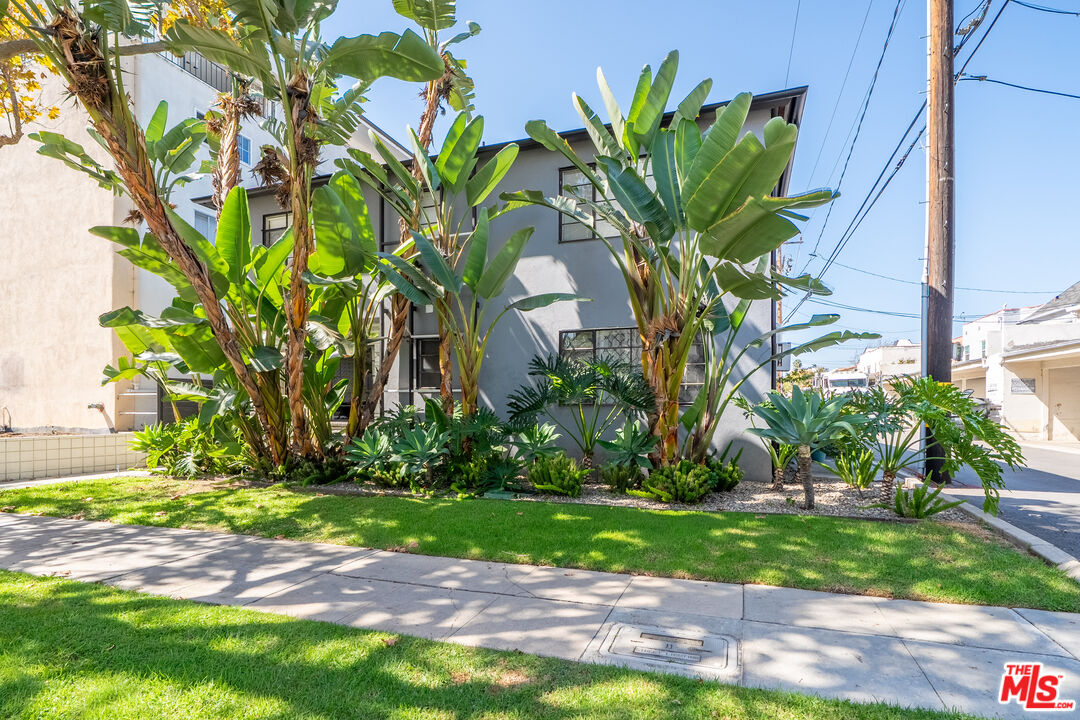 419 S Rexford Dr Unit: 2