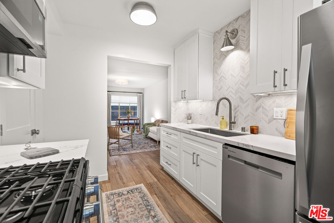 419 S Rexford Dr Unit: 2