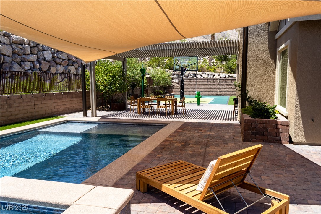 11181 Luna Blanca Drive