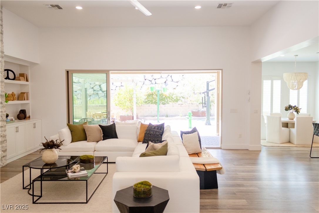 11181 Luna Blanca Drive