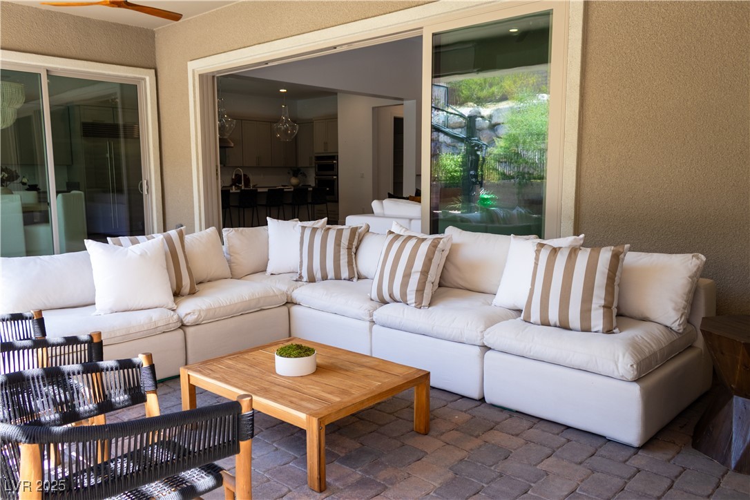 11181 Luna Blanca Drive