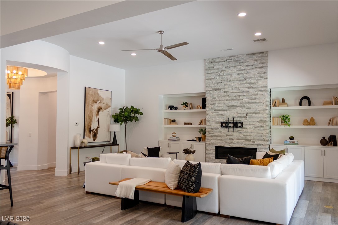 11181 Luna Blanca Drive