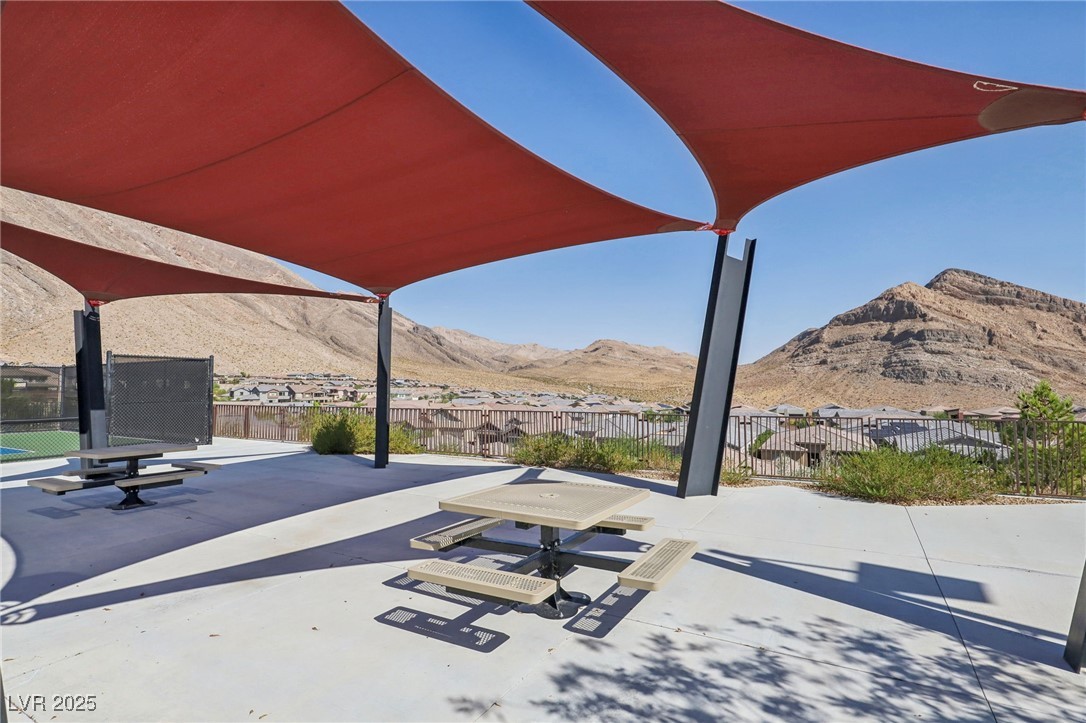 11181 Luna Blanca Drive