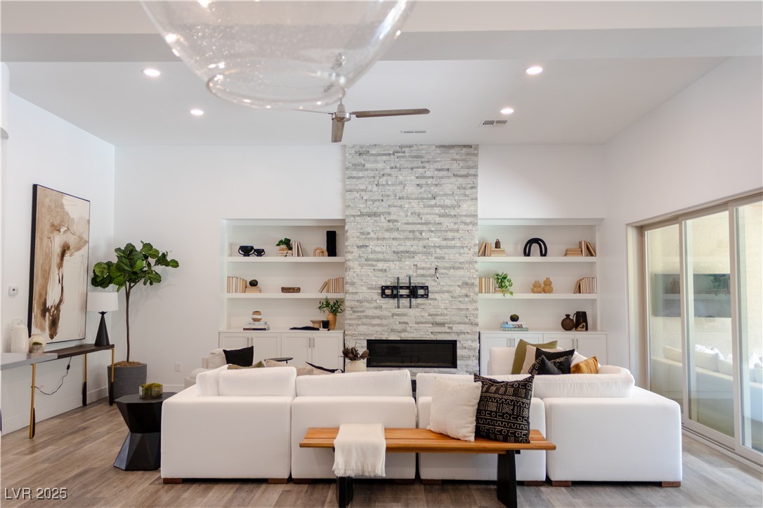 11181 Luna Blanca Drive